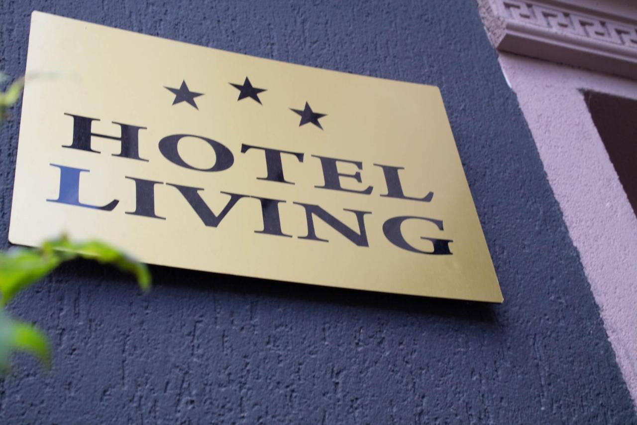 Hotel Living Suto Orizari Exterior foto